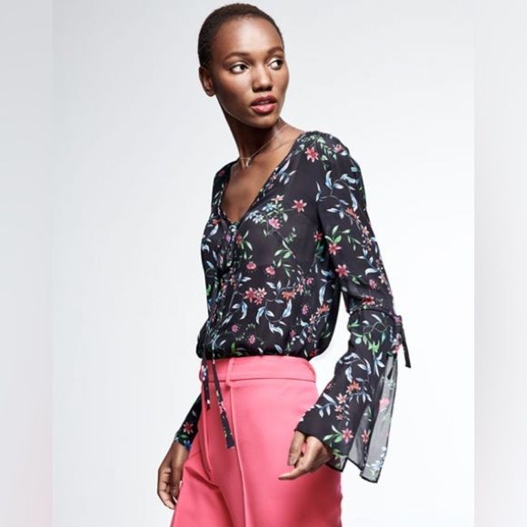 🎀 Milly Maggie v neck black wild flower print silk light weight blouse medium - Picture 2 of 9